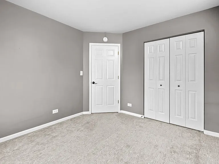 122 Andover Dr — Photo 5