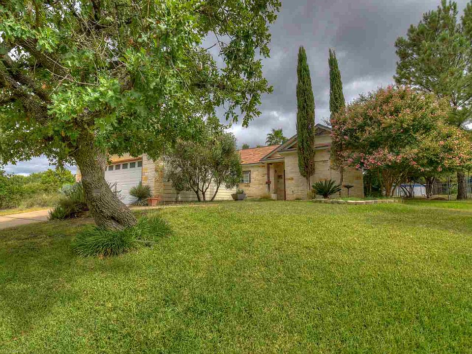 1st image of 207 Glendale Ln