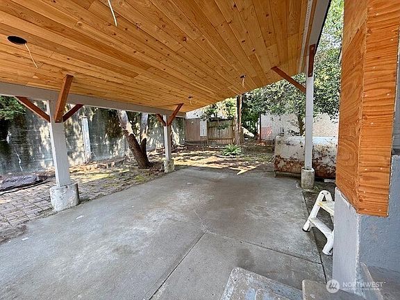 5th image of 2325 Wheaton Way
