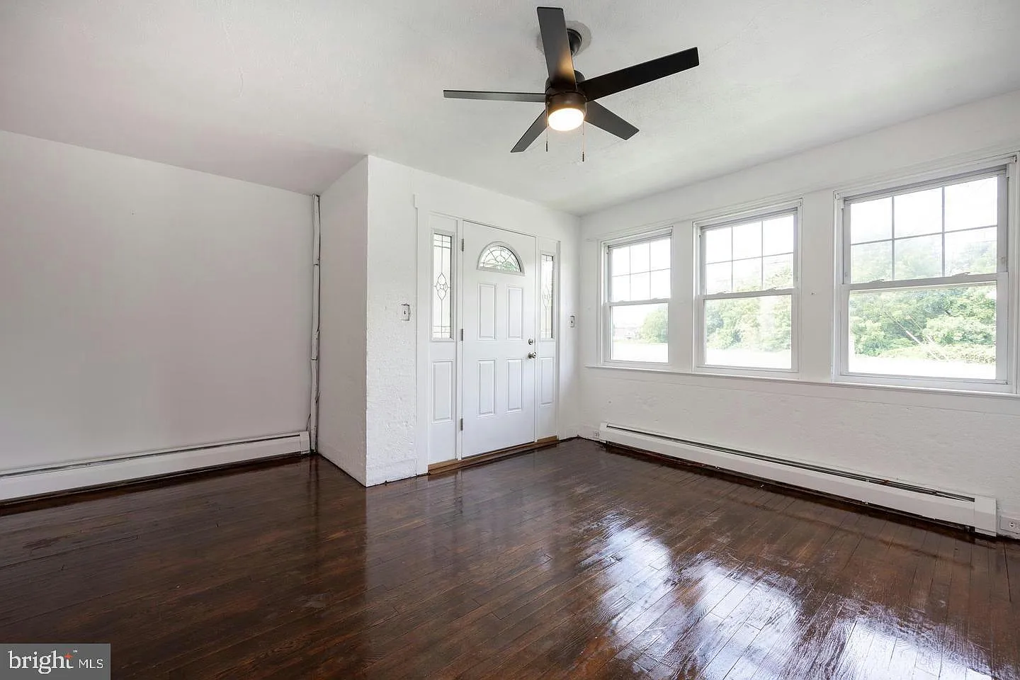 3 bed, 1132 sqft, $2,150 — Photo 3