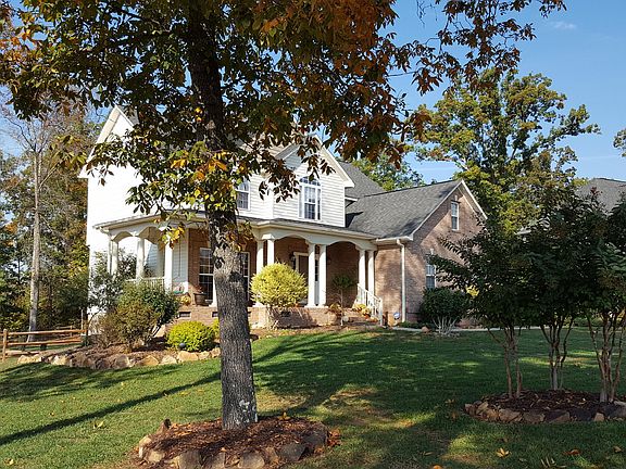 3rd image of 1083 N Devonpark Pl