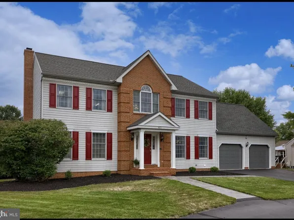 421 Rhoda Dr, Lancaster, PA 17601