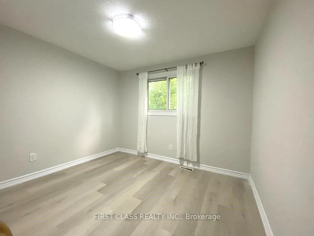 4 bed, $3,300 — Photo 4