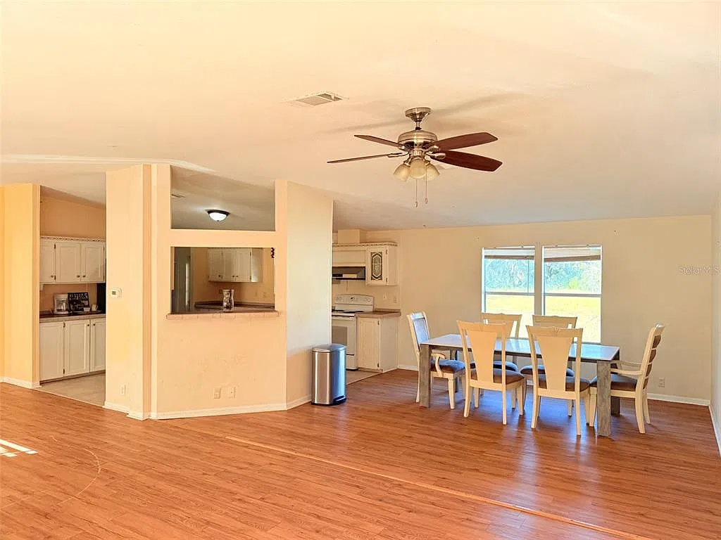 3 bed, 2.0 bath, 1620 sqft, $1,980 — Photo 3
