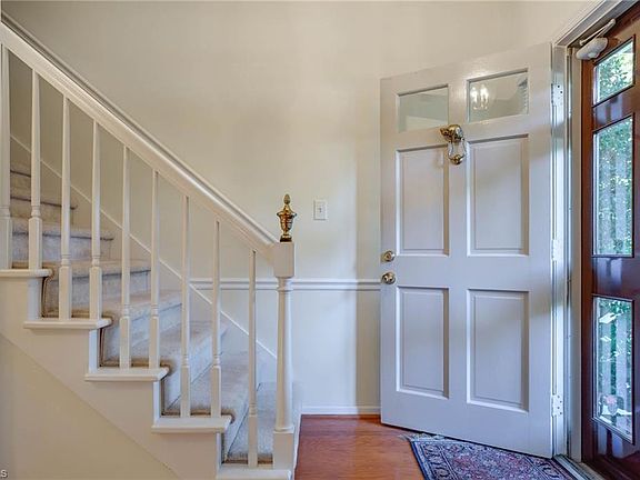 5th image of 37 Fountain Manor Dr Unit A