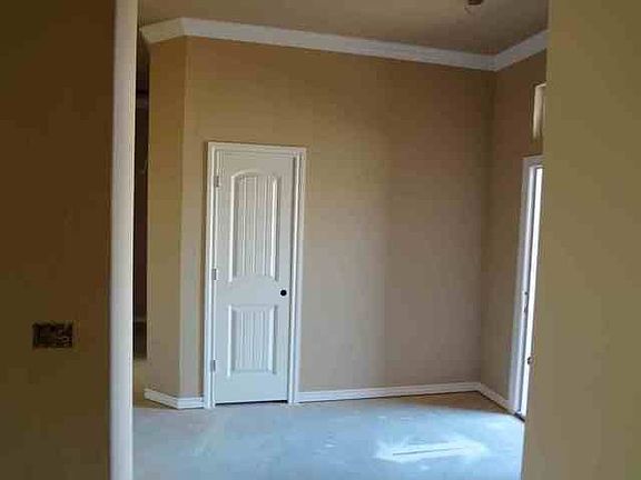 5th image of 2907 S Eagle Summit Dr