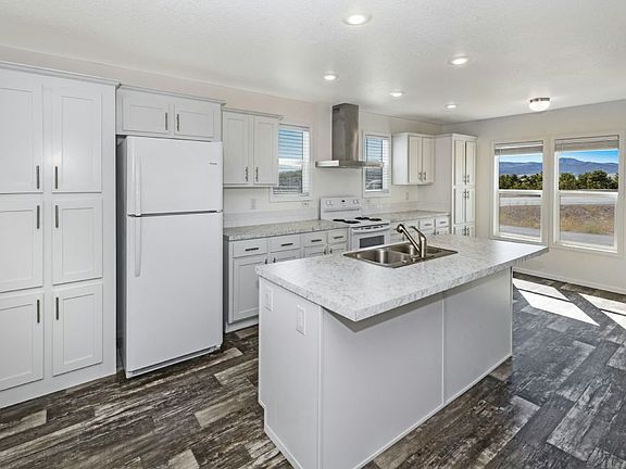 4th image of 1051 Nelson Pl