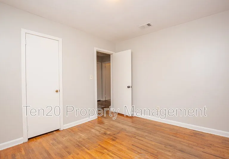 4264 Yates Dr — Photo 12