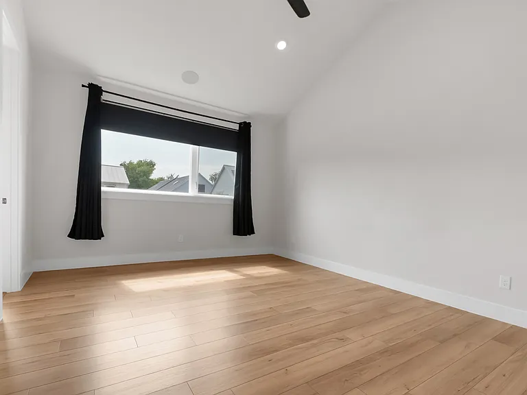 1028 Bastion Ct — Photo 8