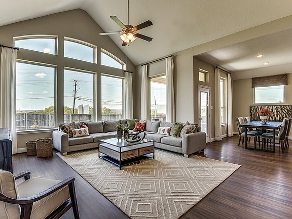 3rd image of 4618 Segovia Way
