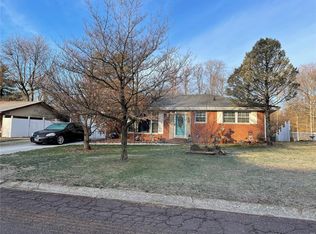 33 Kirby Ln, Belleville, IL 62223