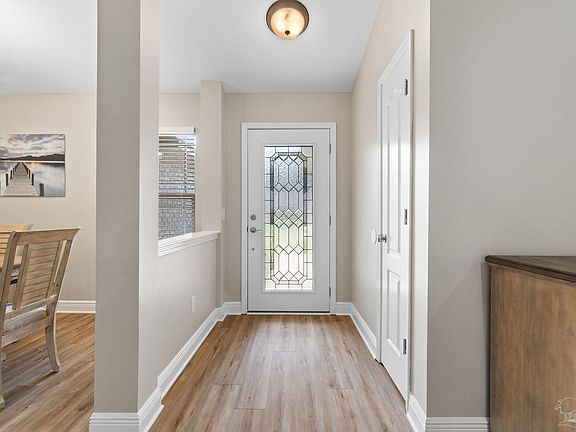 4th image of 6066 Autumn Pines Cir