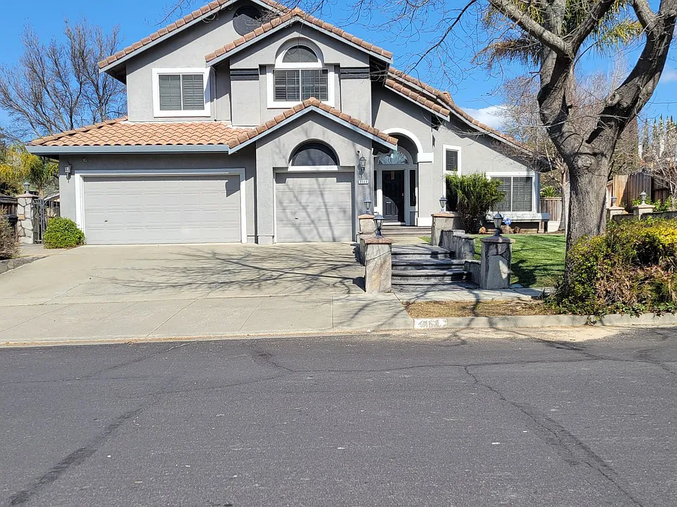 3168 Orchard View Dr