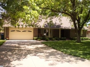 2704 Pama Lou Ave, Hutchinson, KS 67502