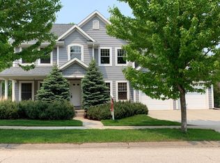 951 Fox Knoll Dr SW, Rochester, MN 55902