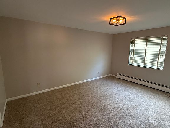 5th image of 3789 Gardner Ave #3
