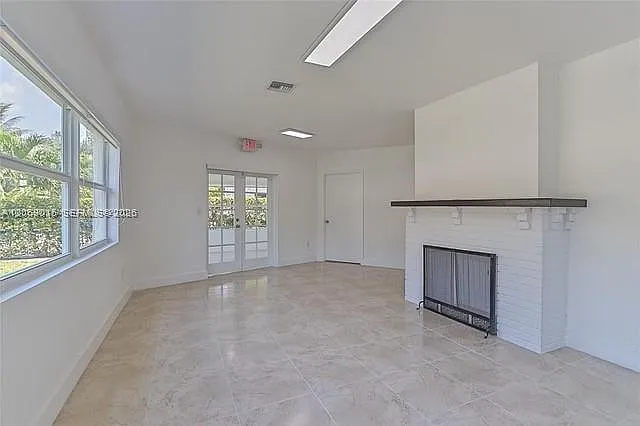 1322 SE 1st Ave — Photo 8