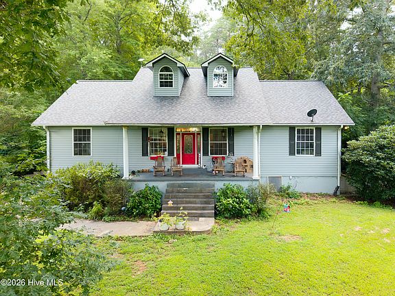 3rd image of 105 Liberty Road