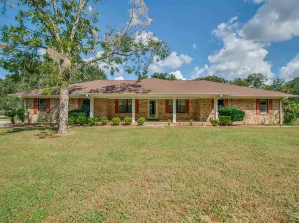 1880 Amanda Ln, Cantonment, FL 32533