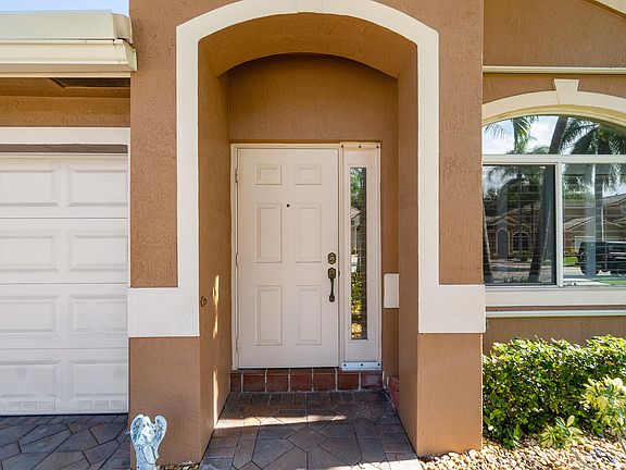 4th image of 3790 Woodfield Drive