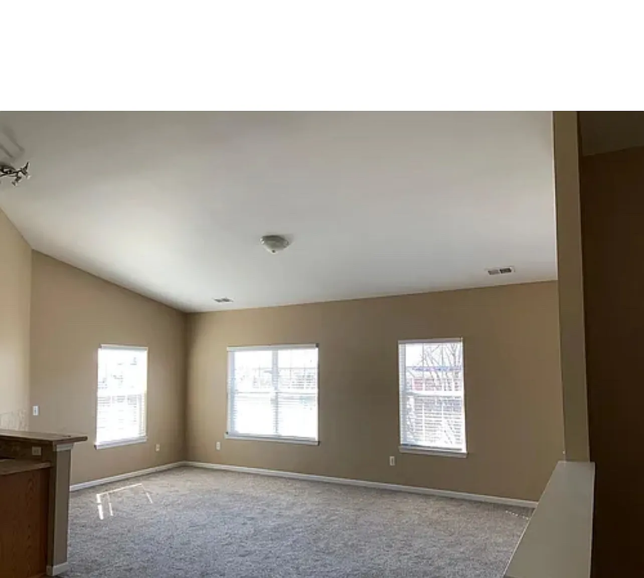 2 bed, 1300 sqft, $2,000 — Photo 4