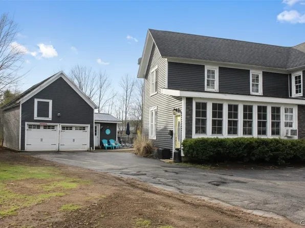 32 Oswego St, Camden, NY 13316