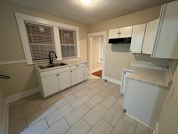 4th image of 923 Garland St