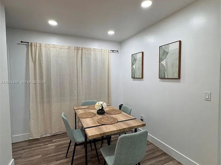 22258 Beverly Ave — Photo 7