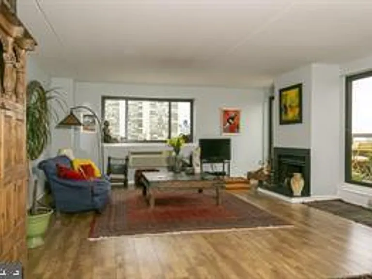 200-210 Lombard St #708 — Photo 7