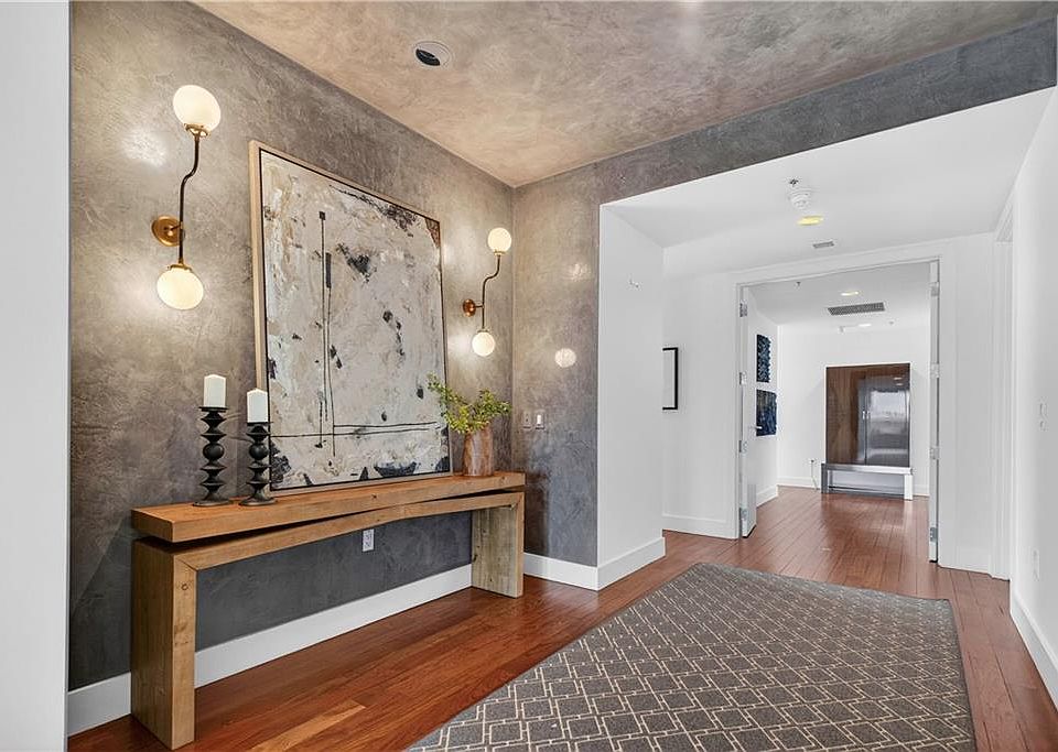4646 Broadway APT 12, Kansas City, MO 64112 | MLS #2612201 | Zillow