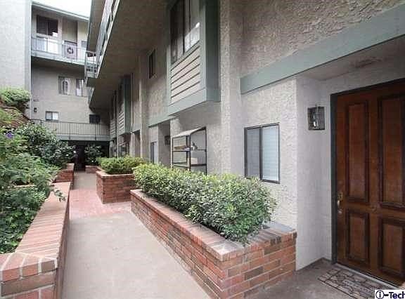 5th image of 2663 Centinela Ave Unit 201