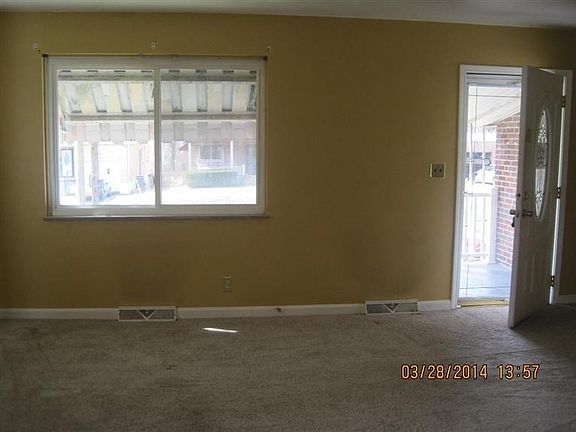 4th image of 6076 Yosemite Dr