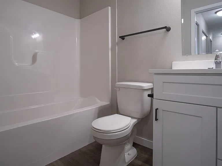 Raegan Estates — Photo 14