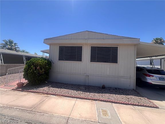 2nd image of 5565 Tres Piedras Rd