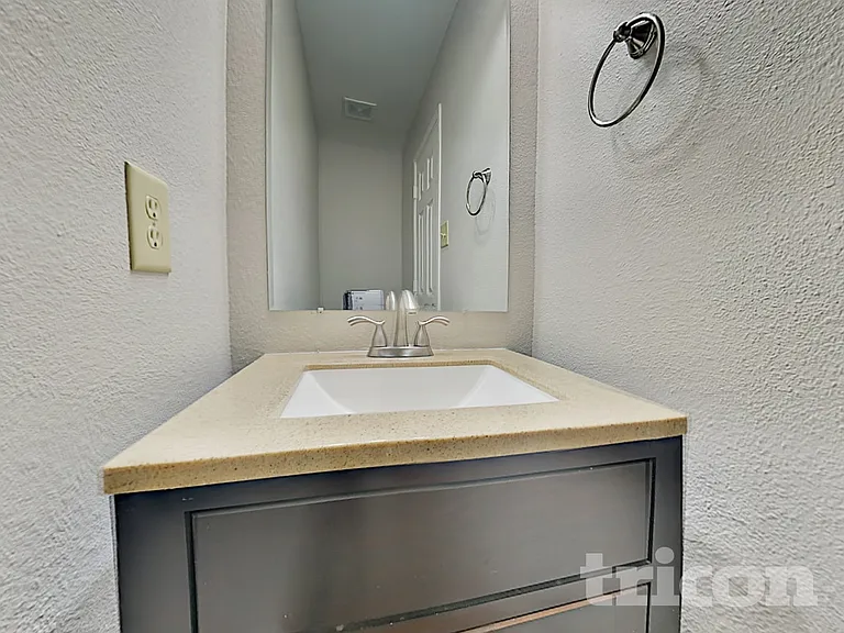 2609 Woodfield Blvd — Photo 15