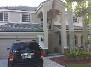 1069 Sunflower Cir, Weston, FL 33327