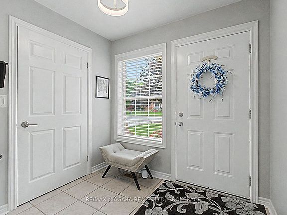 5th image of 319 Elgin St
