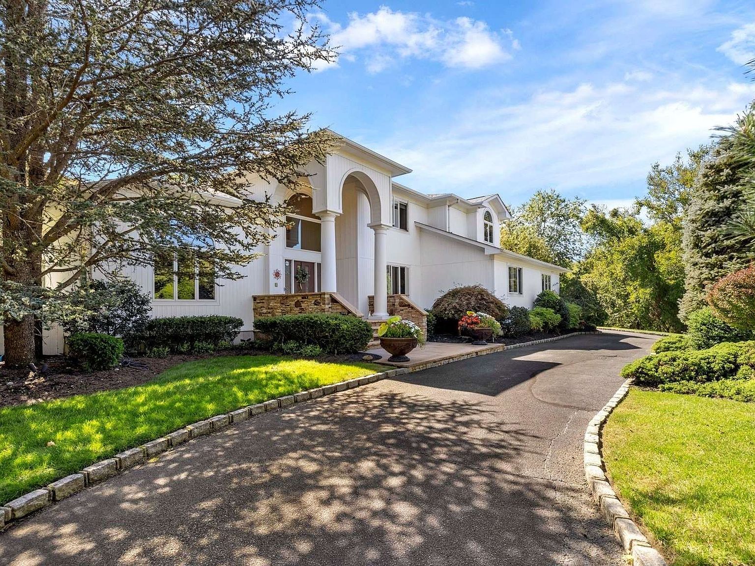 10 Grasslands Circle, Mount Sinai, NY 11766 Zillow