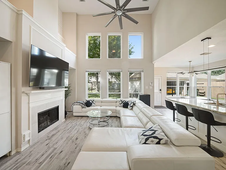 16322 Drystone Ln — Photo 15
