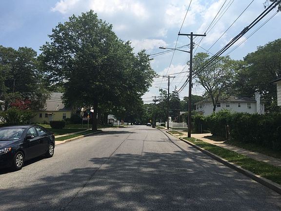 4th image of 221 Frederick Ave