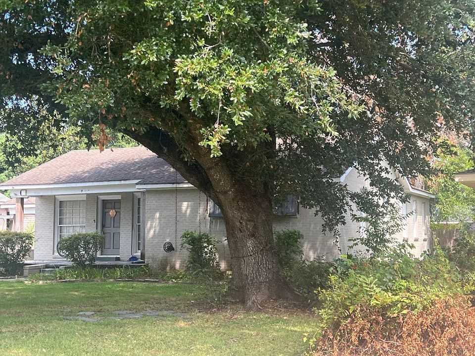 1st image of 707 Lake St