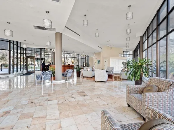 250 Hammond Pond Pkwy APT 213S, Newton, MA 02467