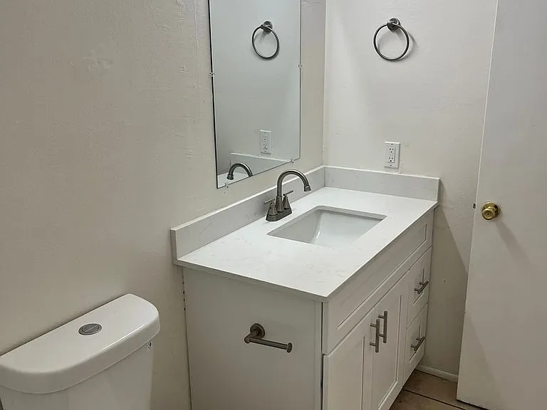 Catalina View Apartments — Photo 26