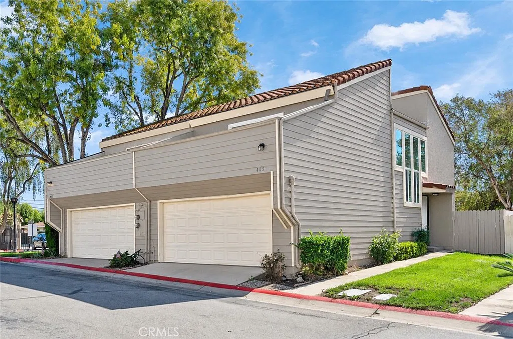 3 bed, 2.5 bath, 1281 sqft, $2,850 — Photo 1