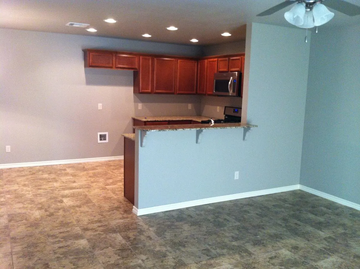 3 bed, 1250 sqft, $1,500 — Photo 3
