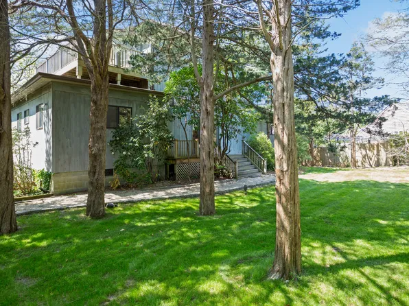 84 Narod Blvd, Water Mill, NY 11976
