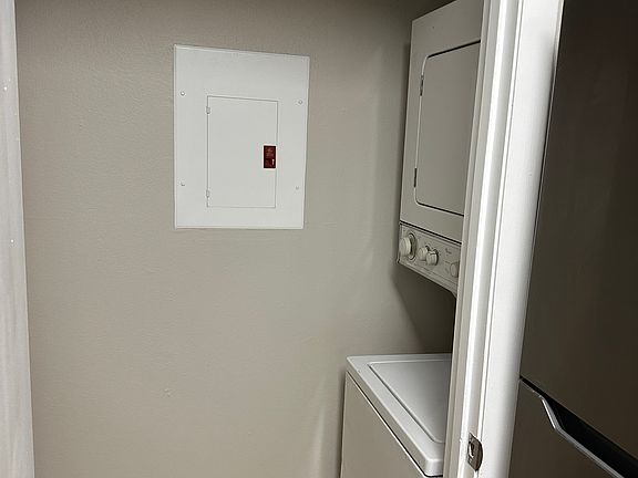5th image of 216 Afton Sq Unit 207