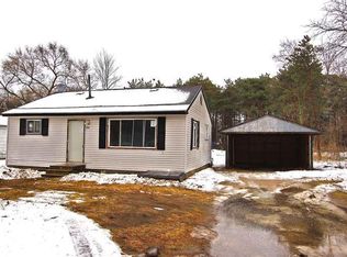 904 Chatterson Rd, Muskegon, MI 49442