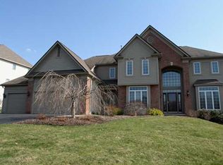 17 Fairpoint Dr, Fairport, NY 14450