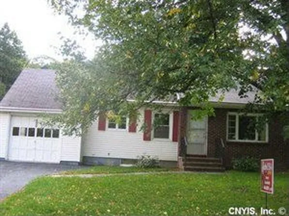 930 Meadowbrook Dr, Syracuse, NY 13224